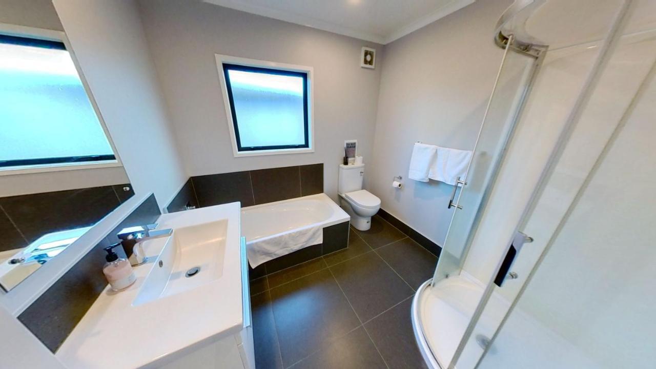 Full Holiday Home To Yourself, Up To 21 Guests Atiamuri 外观 照片